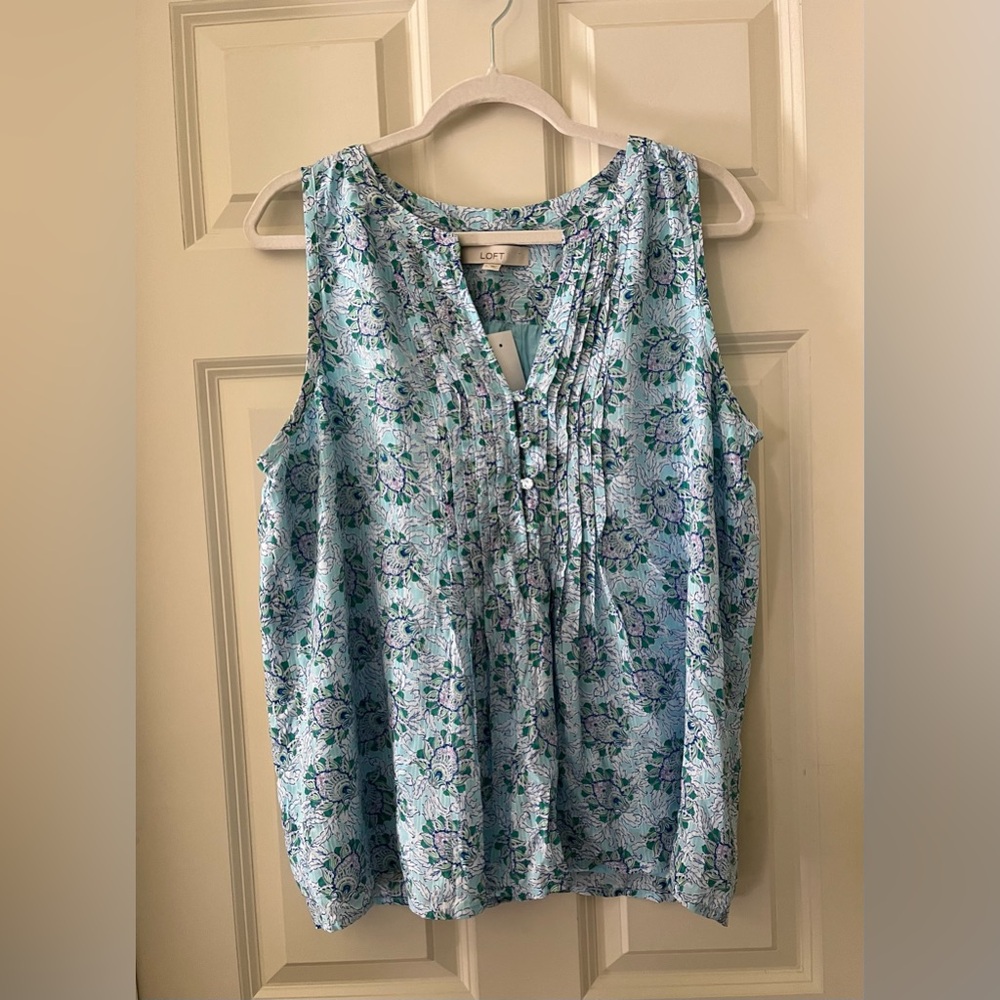NWT Loft Sleeveless Pintucked V Neck front button floral top blouse size L